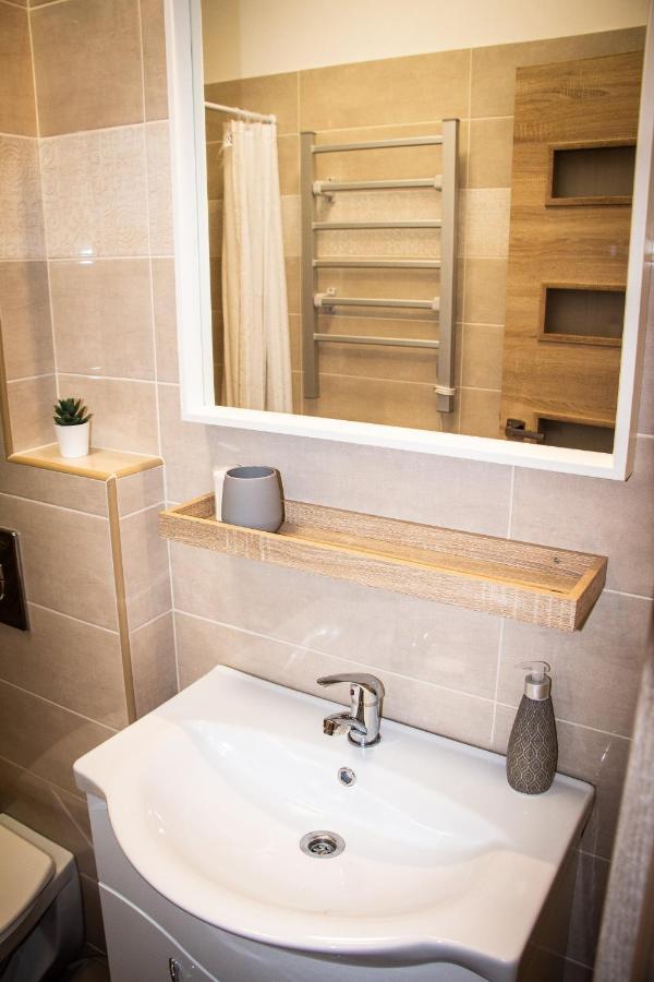 Loli Apartman Miskolc Exterior photo